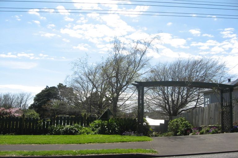 Photo of property in 7 Alberta Road, Glen Avon, New Plymouth, 4312