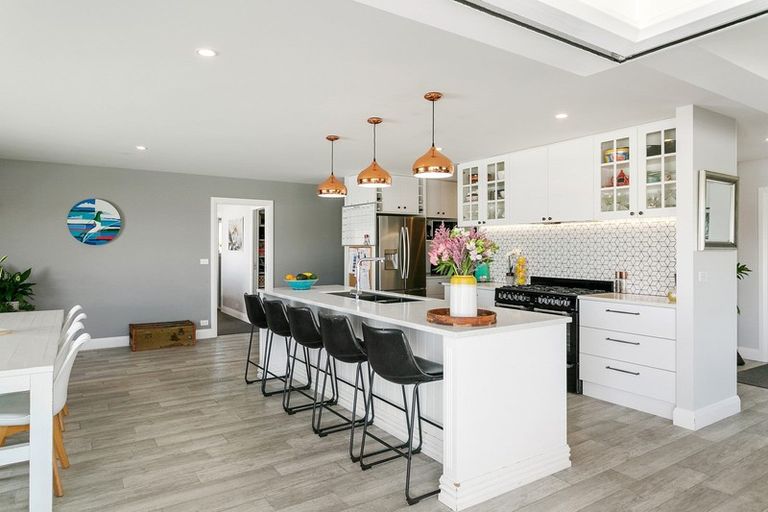 Photo of property in 97 Loch Views Road, Acacia Bay, Taupo, 3385