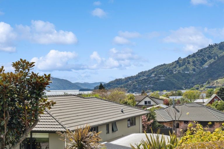 Photo of property in 19 Ranui Street, Waikawa, Picton, 7220