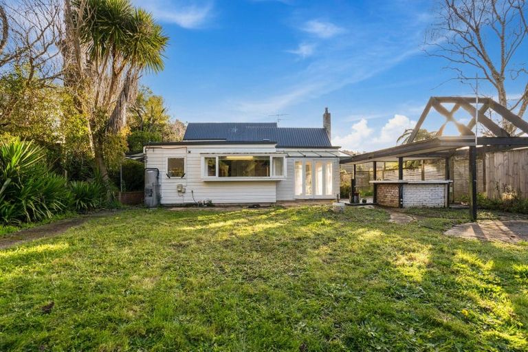 Photo of property in 451 Stokes Valley Road, Stokes Valley, Lower Hutt, 5019