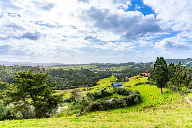 Photo of property in 174a Cames Road, Mangawhai, 0975