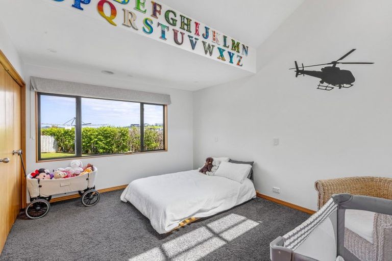 Photo of property in 115 Grand Drive, Orewa, 0931