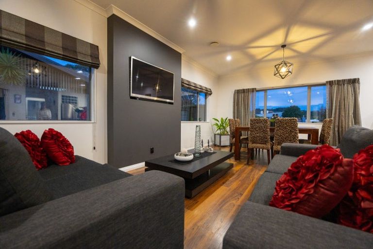 Photo of property in 3 Riverstone Grove, Hokowhitu, Palmerston North, 4410