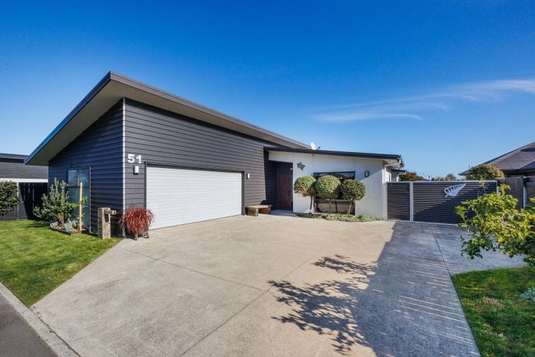 Photo of property in 51 Chestnut Close, Kelvin Grove, Palmerston North, 4414