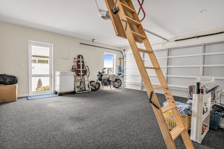 Photo of property in 21 Jeroboam Loop, Kumeu, 0810