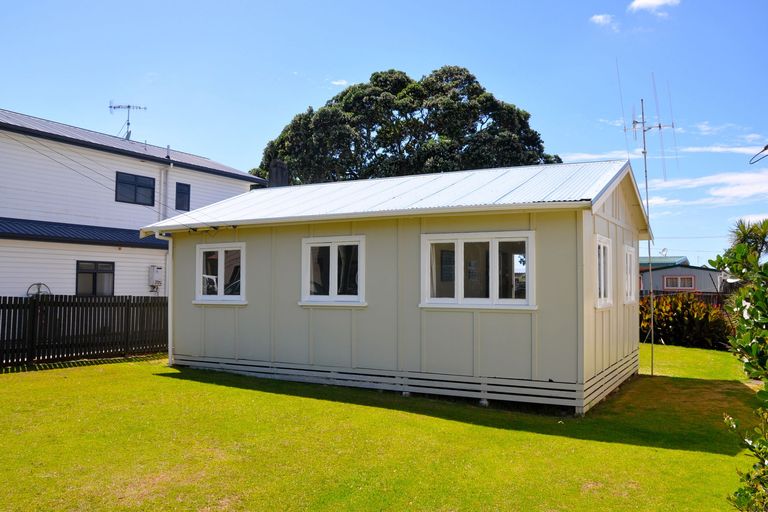 Photo of property in 12 Marine Avenue, Waihi Beach, 3611