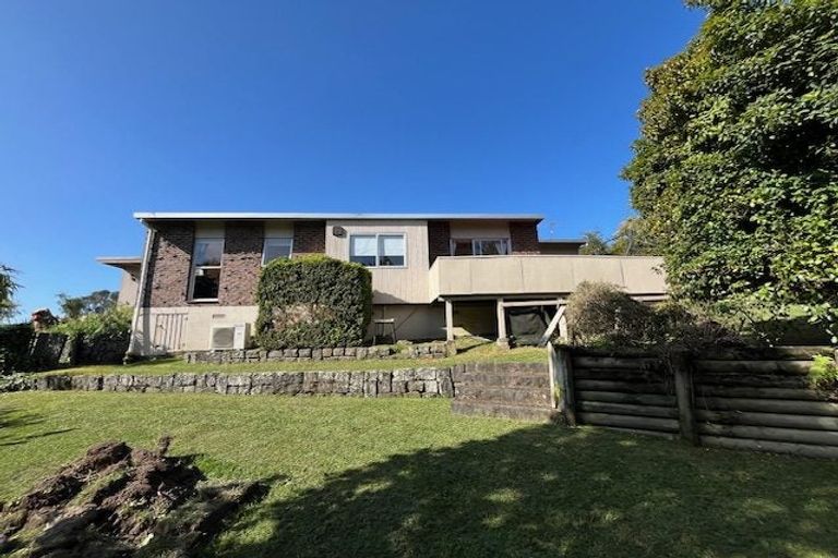 Photo of property in 6 Nea Place, Hillcrest, Auckland, 0627