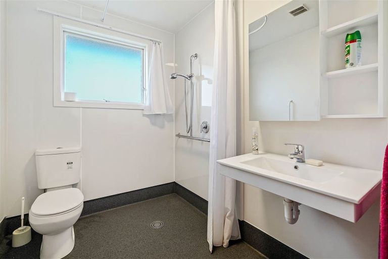 Photo of property in 4/443a Main South Road, Hornby, Christchurch, 8042