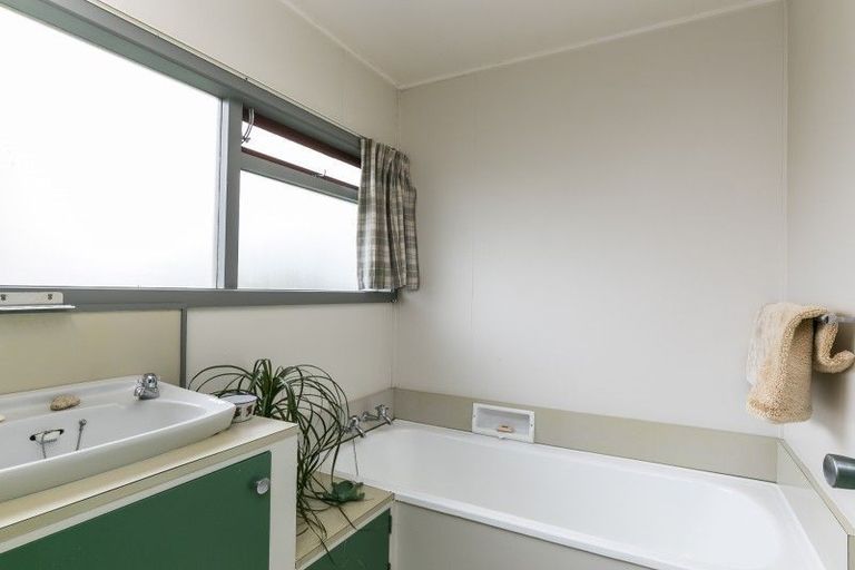 Photo of property in 146a Karori Road, Karori, Wellington, 6012