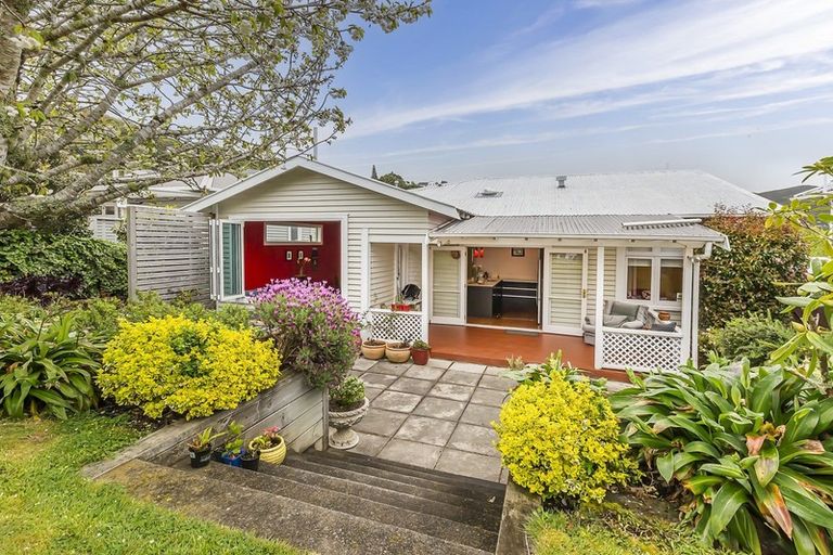 Photo of property in 9 Richmond Avenue, Karori, Wellington, 6012