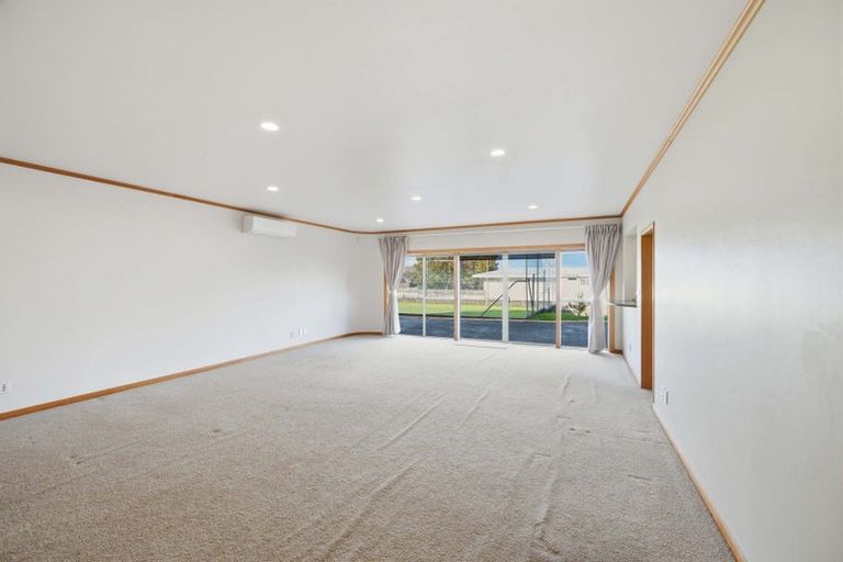Photo of property in 99 East Coast Road, Castor Bay, Auckland, 0620