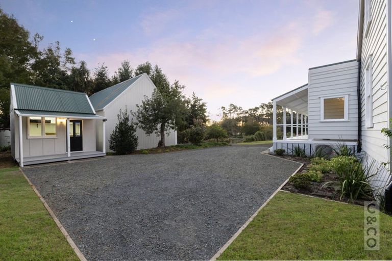 Photo of property in 127a Access Road, Kumeu, 0891