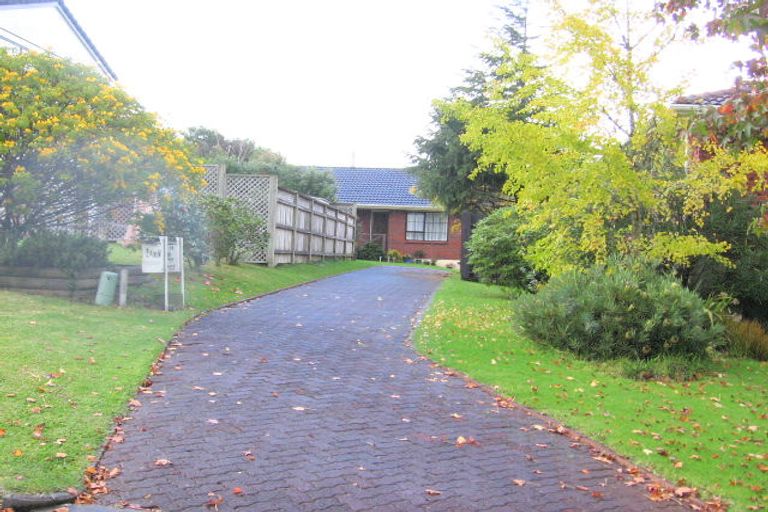 Photo of property in 1/11 Orinda Close, Botany Downs, Auckland, 2010