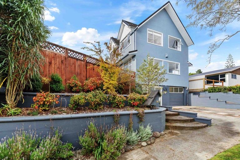 Photo of property in 15 Carlton Terrace, Westown, New Plymouth, 4310