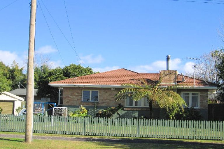 Photo of property in 6 Bunnythorpe Road, Papakura, 2110