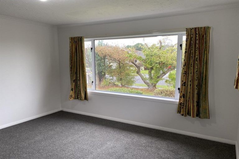 Photo of property in 19 Eglinton Street, Avondale, Christchurch, 8061