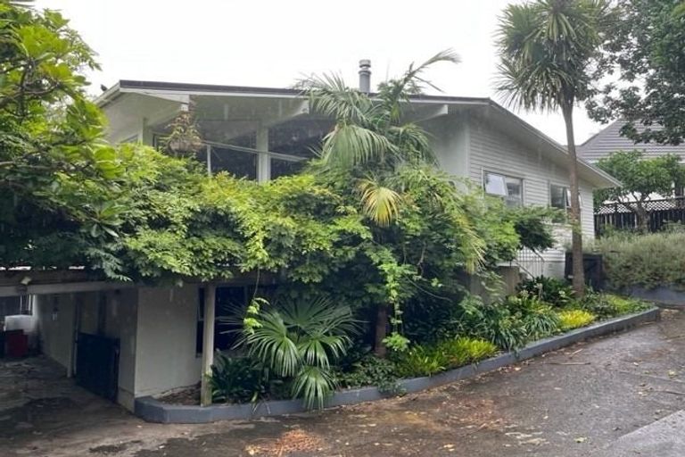 Photo of property in 1/15 Rodney Road, Northcote Point, Auckland, 0627