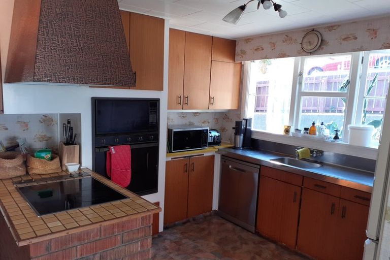 Photo of property in 14 Ashleigh Crescent, Miramar, Wellington, 6022