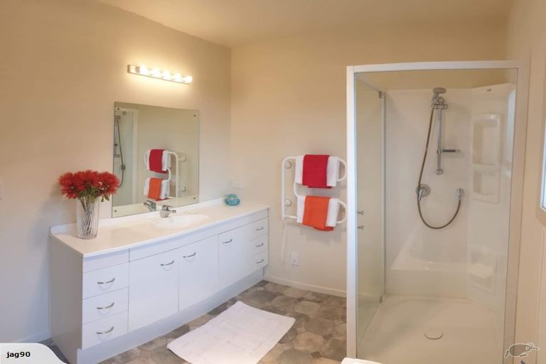 Photo of property in 49 Spicer Road, Cable Bay, 0420