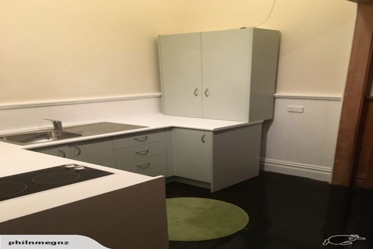 Photo of property in 40b Staincross Street, Green Bay, Auckland, 0604