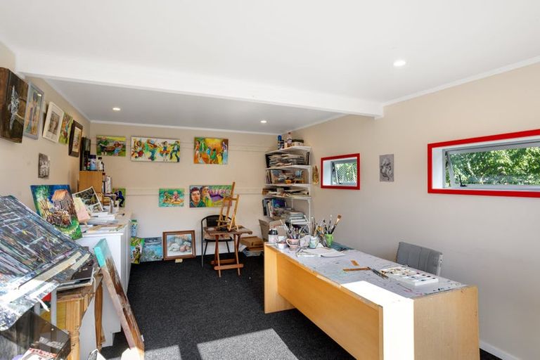 Photo of property in 27 Robinson Road, Whitianga, 3510