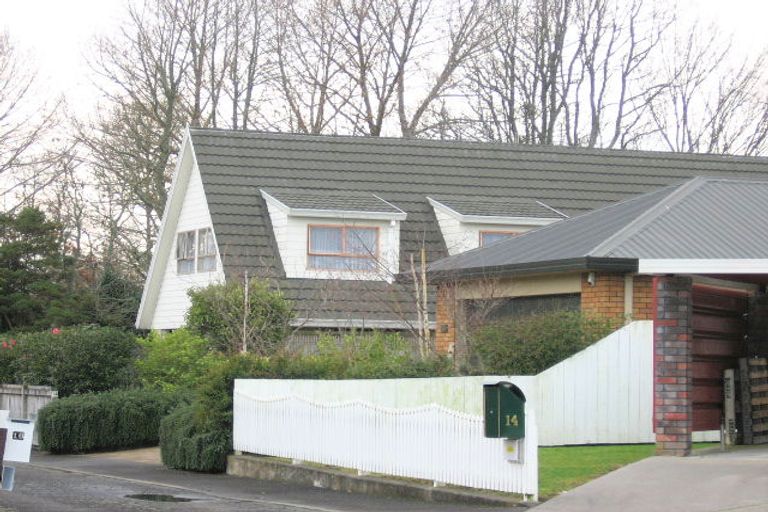 Photo of property in 14 Sandalwood Drive, Dinsdale, Hamilton, 3204