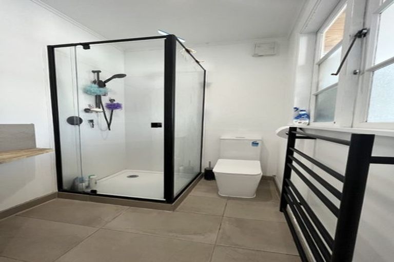 Photo of property in 5 Mana Esplanade, Paremata, Porirua, 5026