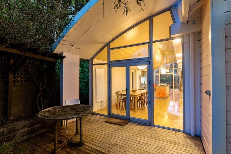 Photo of property in 74 Glen Road, Kelburn, Wellington, 6012