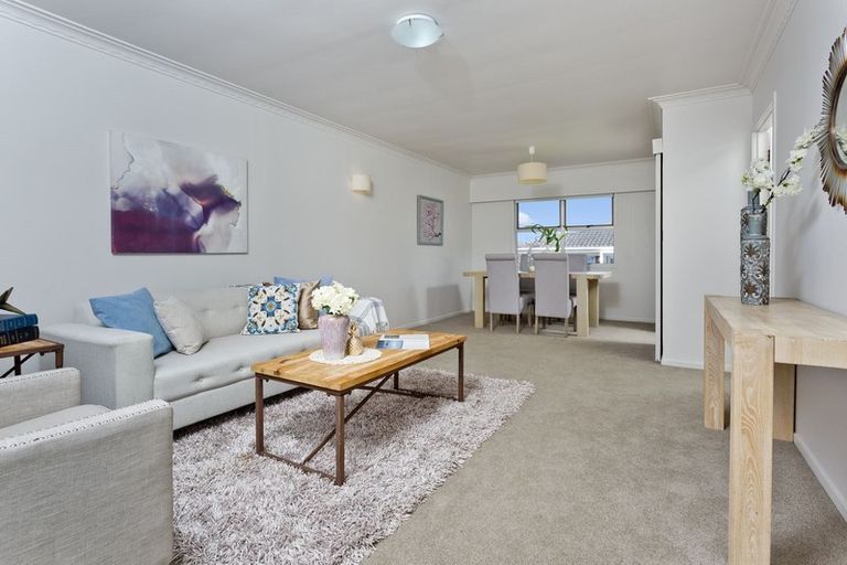 Photo of property in 2/22 Gordon Avenue, Milford, Auckland, 0620