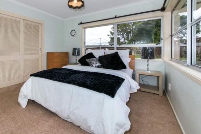 Photo of property in 7 Kurnell Drive, Botany Downs, Auckland, 2010