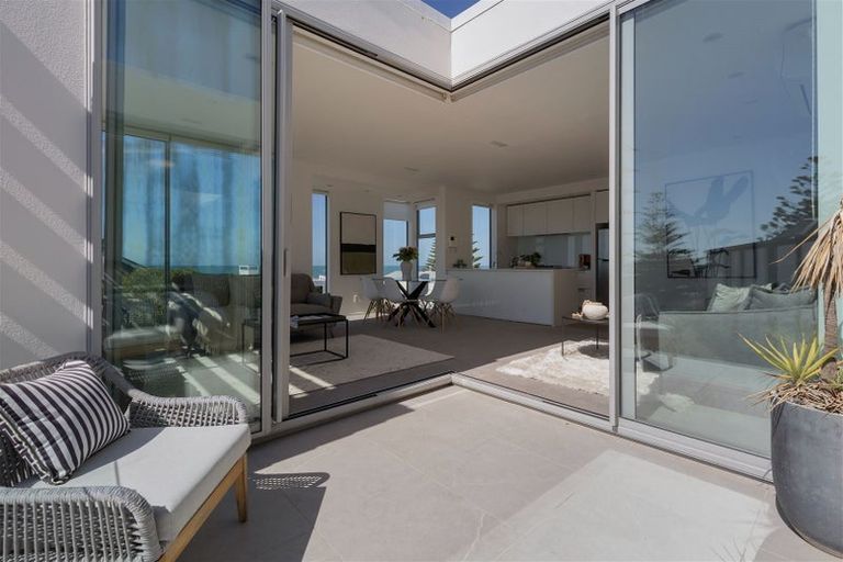 Photo of property in 9/22 Esplanade, Sumner, Christchurch, 8081