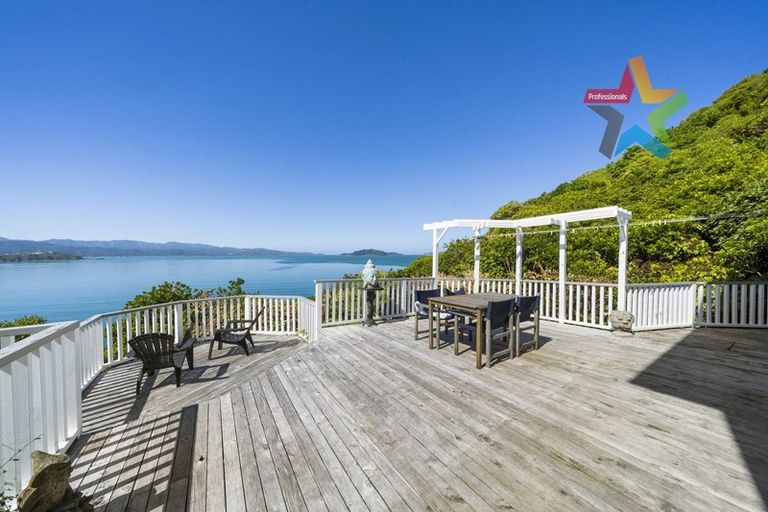 Photo of property in 579 Hutt Road, Horokiwi, Wellington, 5016