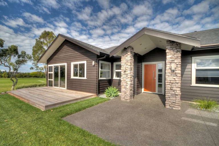 Photo of property in 2 Charteris Rise, Riverdale, Gisborne, 4010