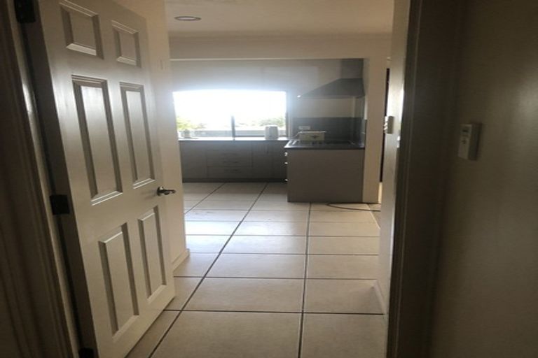 Photo of property in 3 Tinopai Road, Titirangi, Auckland, 0604