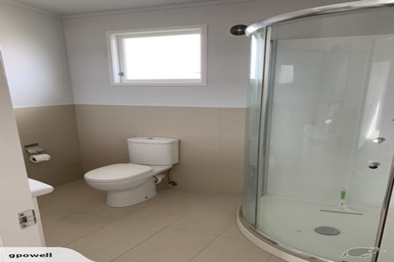 Photo of property in 5 Knightsbridge Drive, Forrest Hill, Auckland, 0620