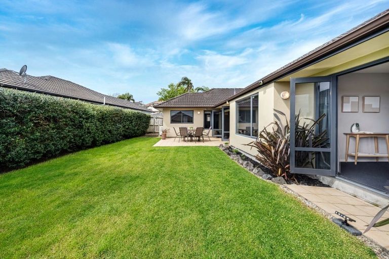 Photo of property in 27 Lansell Drive, East Tamaki Heights, Auckland, 2016