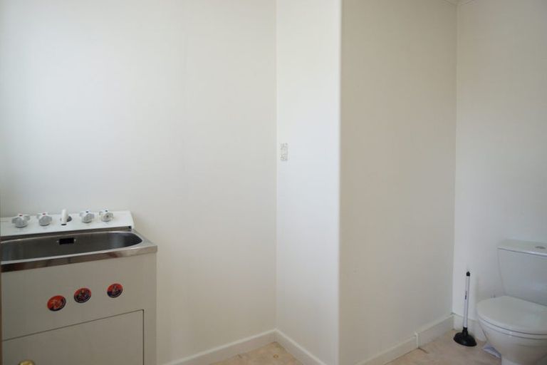 Photo of property in 494 Blockhouse Bay Road, Blockhouse Bay, Auckland, 0600