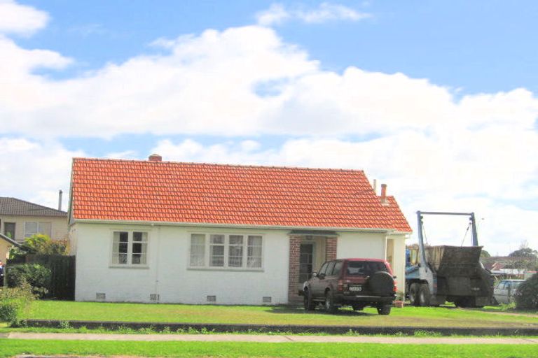 Photo of property in 74 Rangitoto Road, Papatoetoe, Auckland, 2025