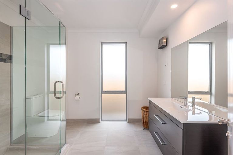 Photo of property in 10 Angus Place, Rangiora, 7400