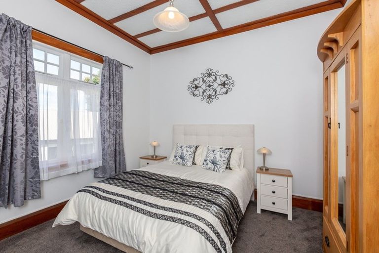 Photo of property in 57 Milton Road, Bluff Hill, Napier, 4110