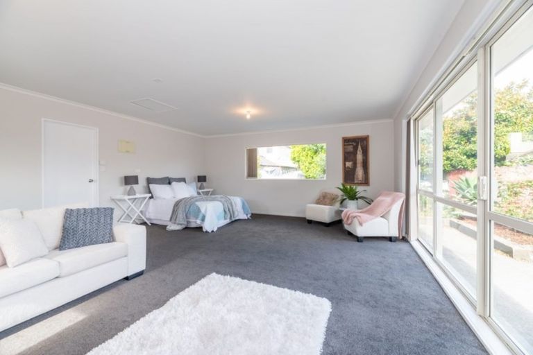 Photo of property in 12 Glenpark Place, Favona, Auckland, 2024
