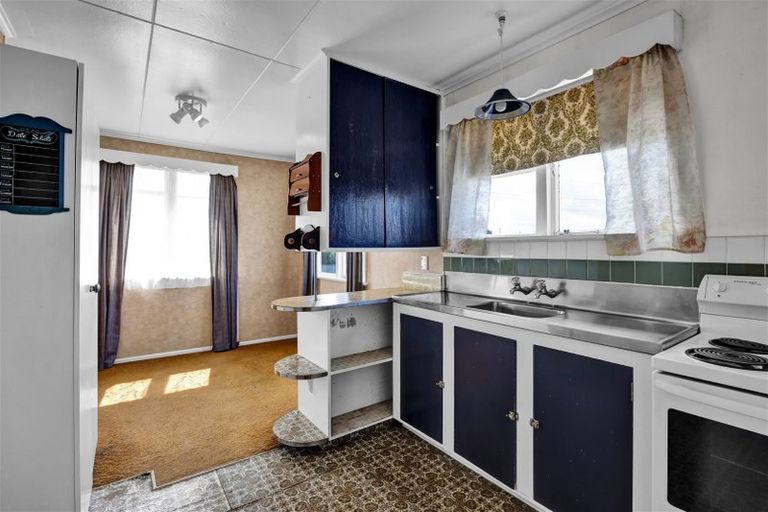 Photo of property in 4 Buchanan Place, Hawera, 4610