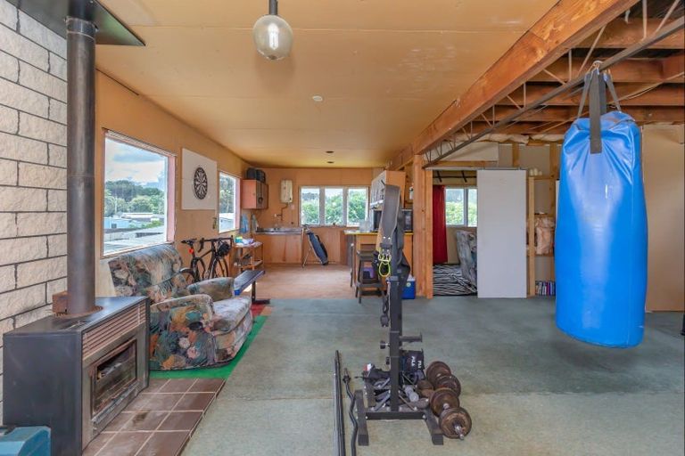 Photo of property in 5 Ngatiawa Street, Himatangi Beach, Foxton, 4891