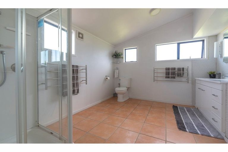 Photo of property in 38 Riddell Road, Kerikeri, 0230