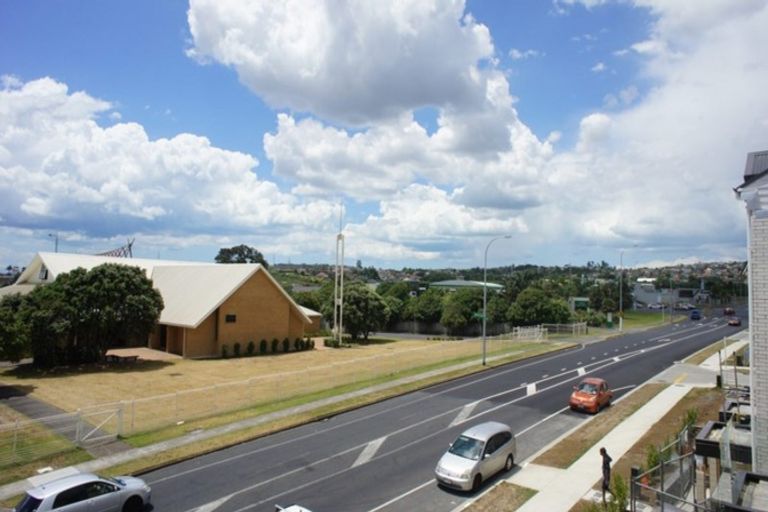 Photo of property in 3/3 Wallson Crescent, Wiri, Auckland, 2104