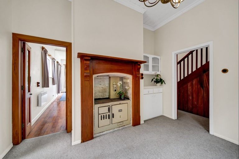 Photo of property in 44 Carrington Street, Lower Vogeltown, New Plymouth, 4310