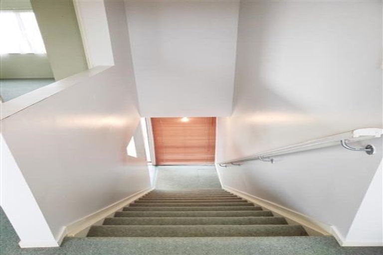 Photo of property in 4 Blueridge Close, Sunnyvale, Auckland, 0612