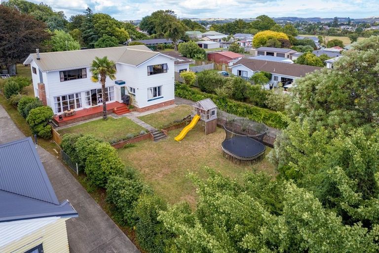 Photo of property in 11 Howden Street, Waiuku, 2123