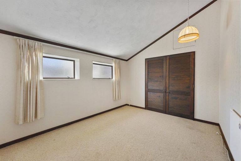 Photo of property in 201 Queens Drive, Lyall Bay, Wellington, 6022