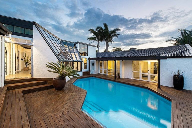 Photo of property in 277 Beach Road, Campbells Bay, Auckland, 0630